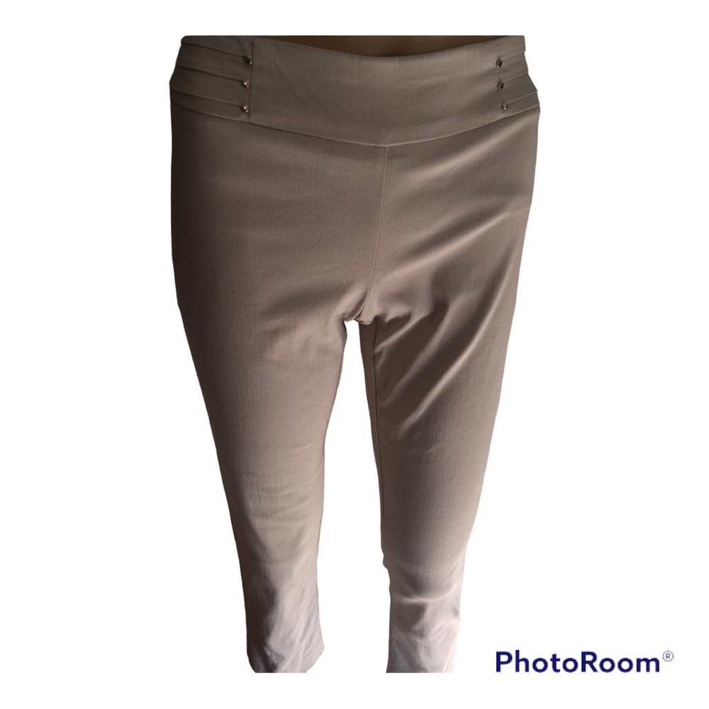 JM Collection NWOT Petite Slim Leg Comfort Waistband Tummy Control Rivet Pant